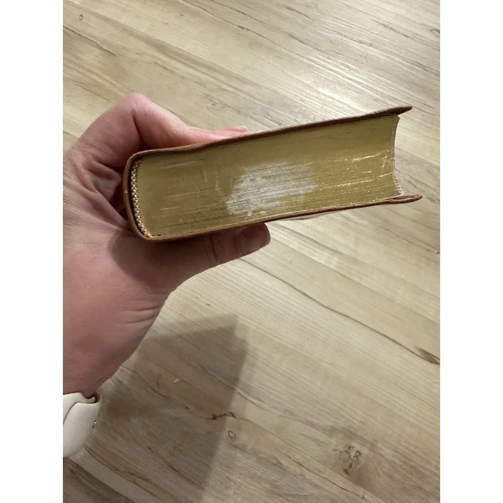 Zondervan NIV Trimline‎ Bible with a brown Italian Leather Duo-Tone cover